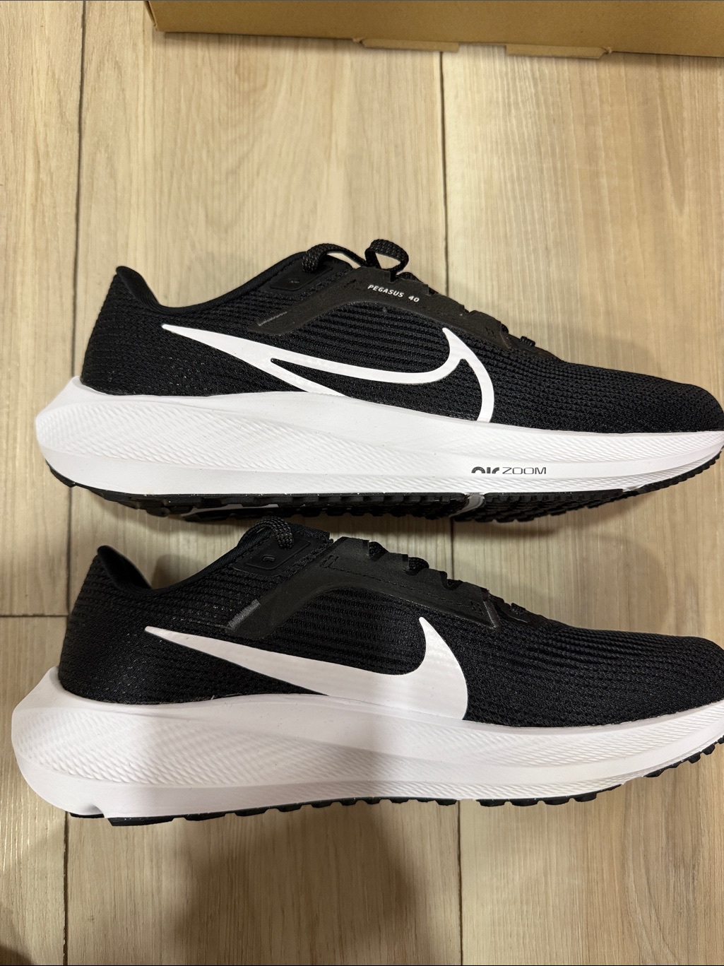 Nike Men’s Black And White Running Sneakers